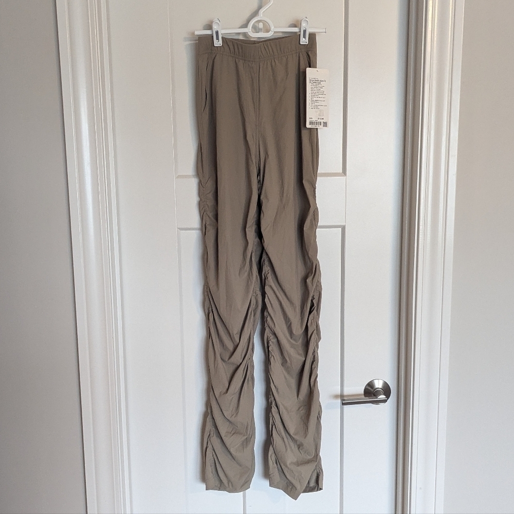 NWT Lululemon Dance Studio HR Flares sz XXS *Has Tiny Hole*